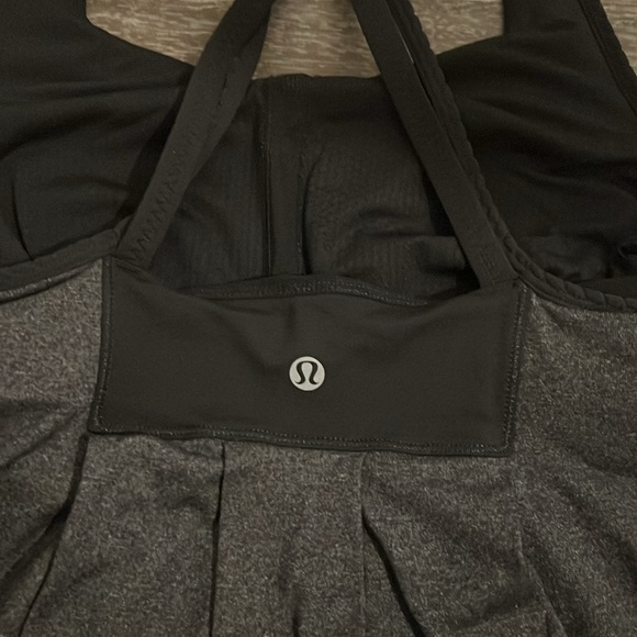 Gently used Lululemon pleated tank - Picture 3 of 4